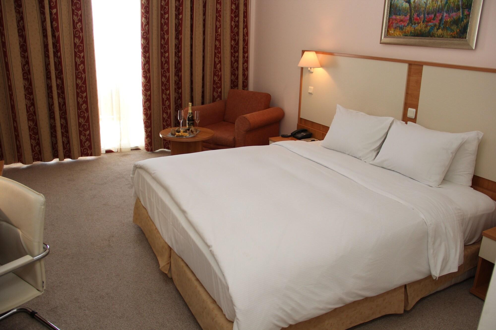 גולדן סנדס Apollo Spa Resort - Premium All-Inclusive , Pools & Free Beach, Individual Ac In Every Room מראה חיצוני תמונה