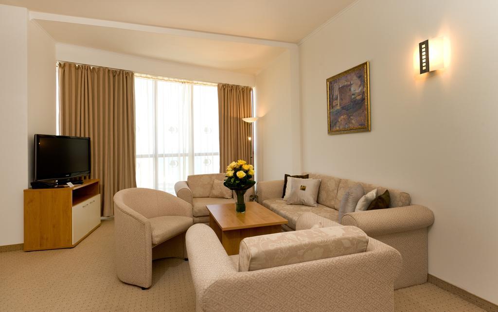 גולדן סנדס Apollo Spa Resort - Premium All-Inclusive , Pools & Free Beach, Individual Ac In Every Room מראה חיצוני תמונה