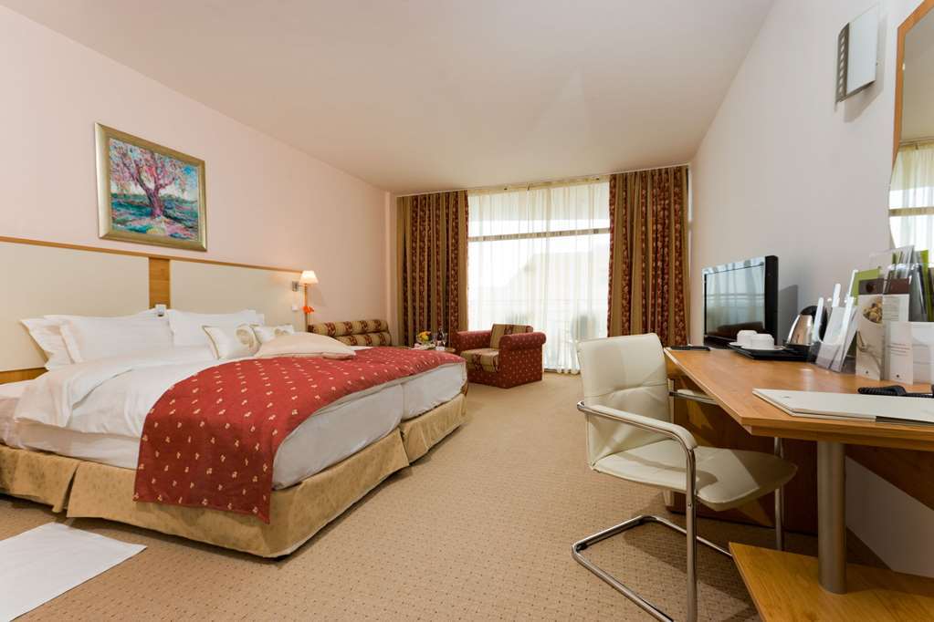 גולדן סנדס Apollo Spa Resort - Premium All-Inclusive , Pools & Free Beach, Individual Ac In Every Room חדר תמונה